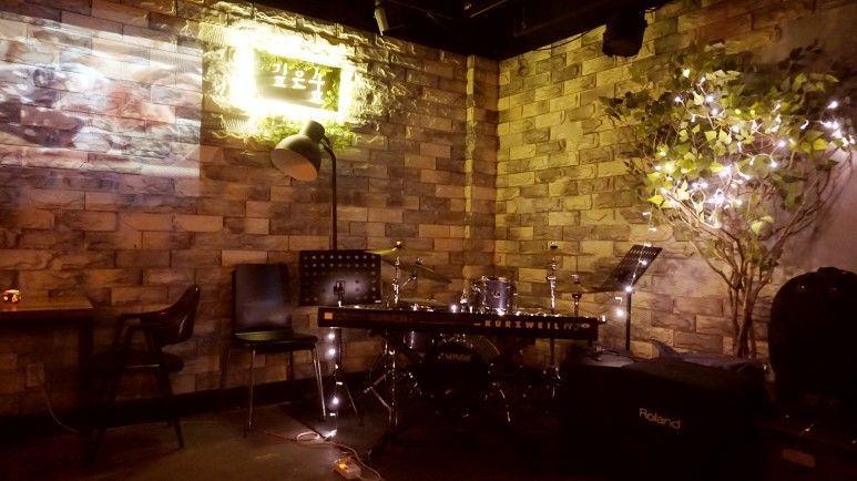 6 Amazing bars in Hapjeong These 6 bars all have different characters and style. Some of them will blow your mind!
